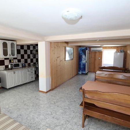 Rozalin Guest House 구다우타 외부 사진