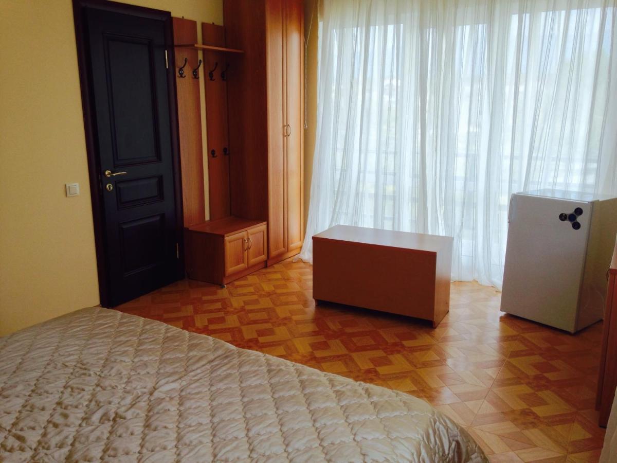 Rozalin Guest House 구다우타 객실 사진
