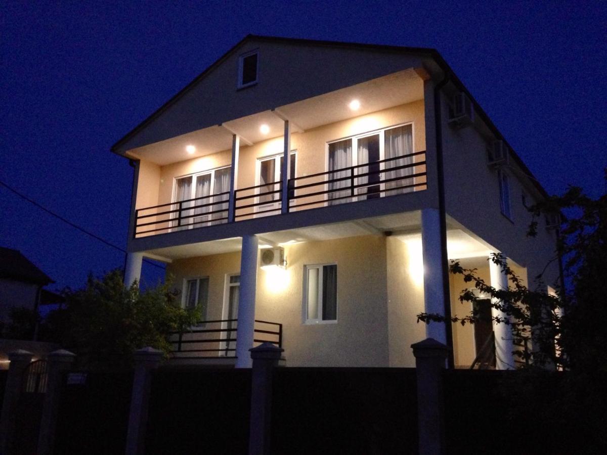Rozalin Guest House 구다우타 외부 사진