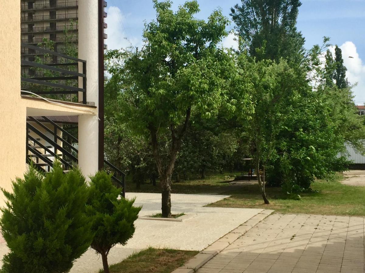 Rozalin Guest House 구다우타 외부 사진