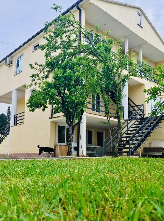 Rozalin Guest House 구다우타 외부 사진