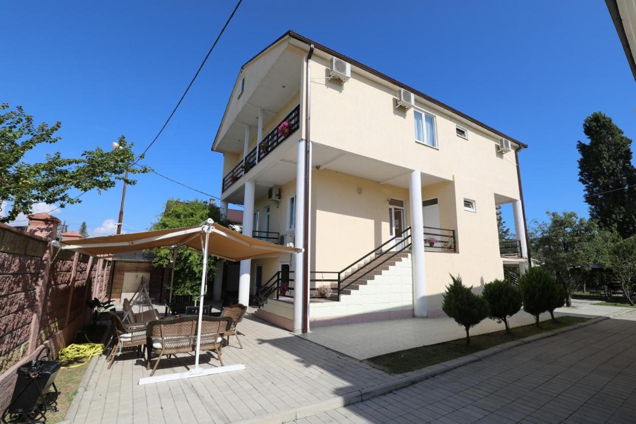 Rozalin Guest House 구다우타 외부 사진